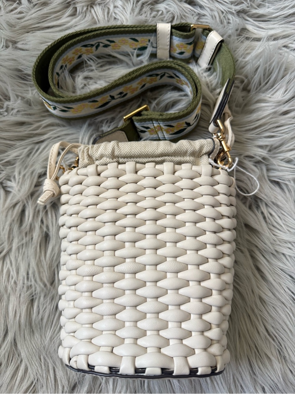 TORY BURCH Emerson Woven Mini Bucket Bag in New Ivory NWT - Picture 5 of 11
